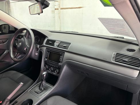 Used 2015 Volkswagen Passat 1.8T FWD image 16