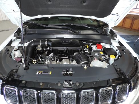 Used 2023 Jeep Compass 4WD Limited image 23