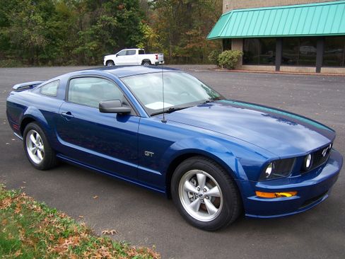 Used 2008 Ford Mustang GT image 2