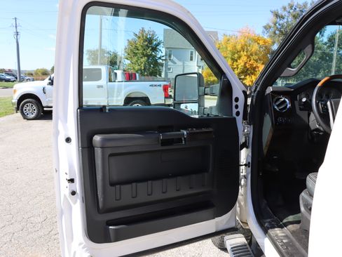 Used 2016 Ford F350 Platinum image 8