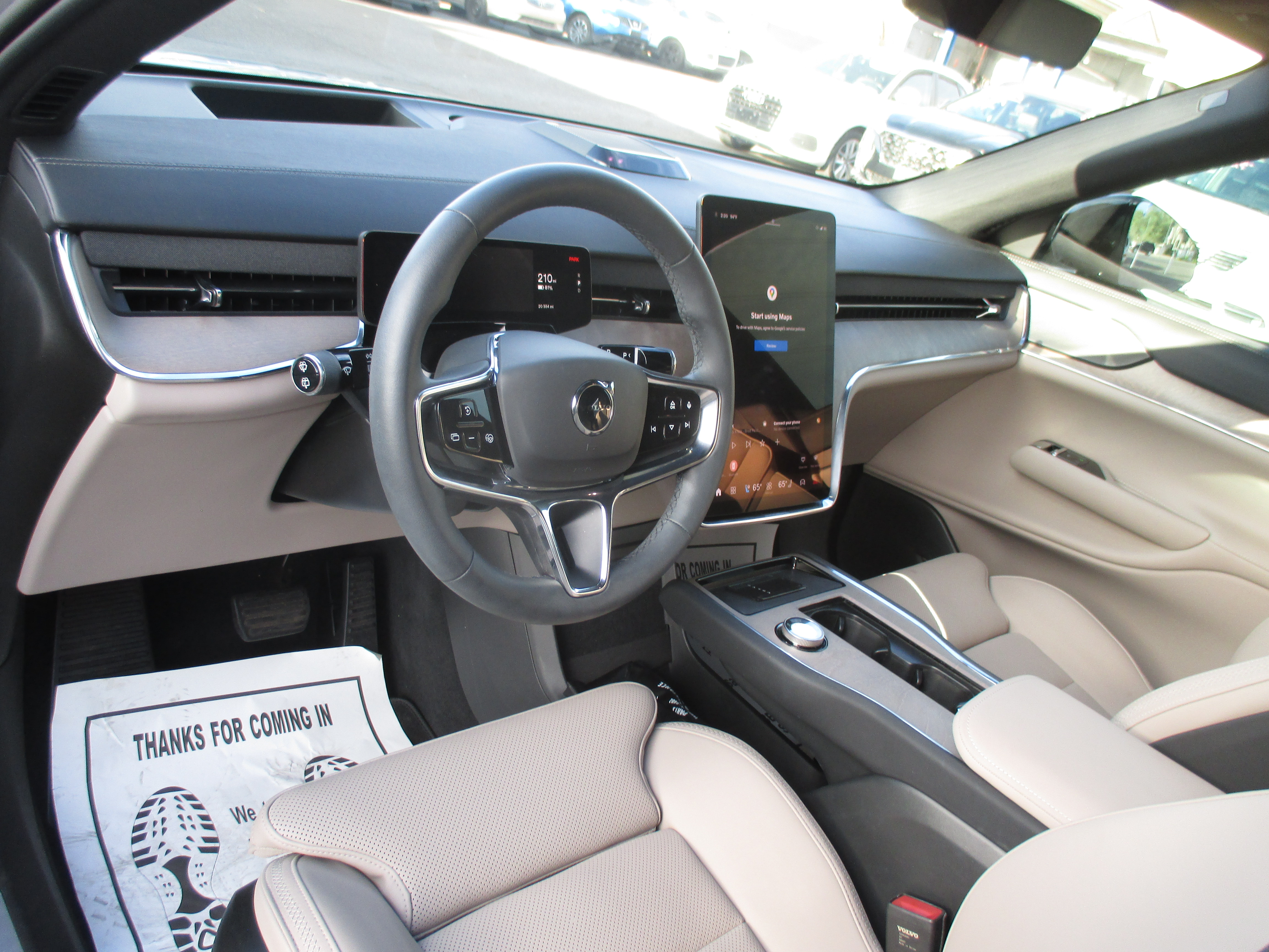 Used 2025 Volvo EX90 AWD Plus 7-Passenger image 10
