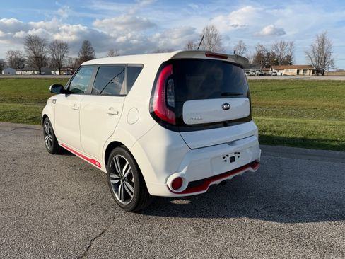 Used 2014 Kia Soul + image 3