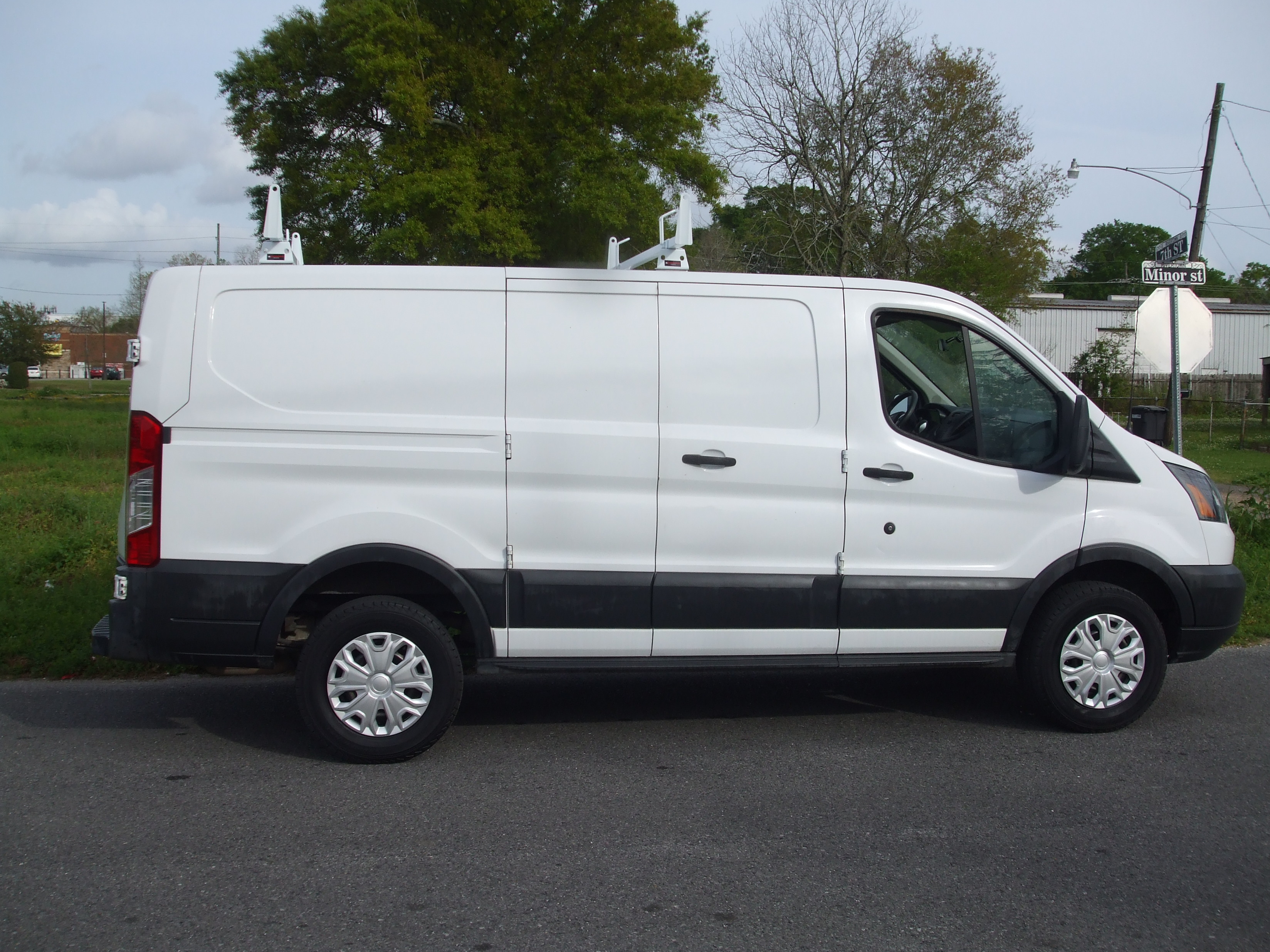 Used 2015 Ford Transit 150 130 Low Roof RWD image 2