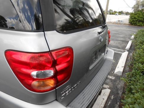 Used 2002 Toyota Sequoia 2WD TRD Sport image 4