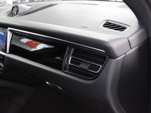 Used 2023 Porsche Macan UNAVAIL AWD/4WD image 46