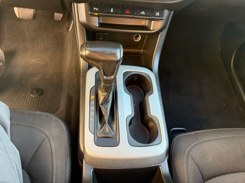 Used 2021 Chevrolet Colorado 2WD Extended Cab LT image 20