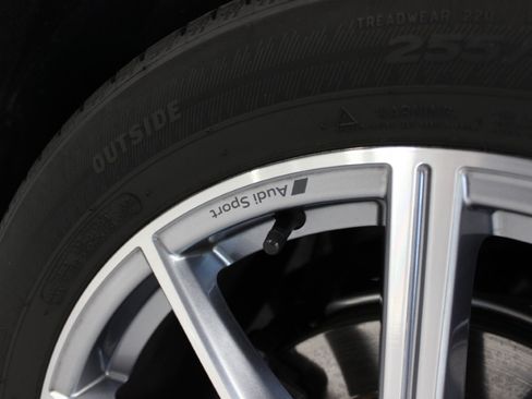 Used 2023 Audi SQ5 Premium Plus image 11