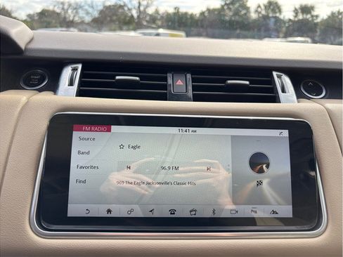 Used 2020 Land Rover Range Rover Sport SE image 32