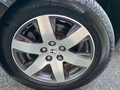 Used 2012 Honda Pilot 4WD Touring image 16