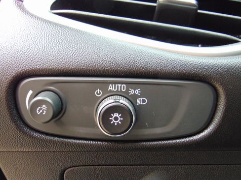 Used 2018 Chevrolet Malibu LS image 14