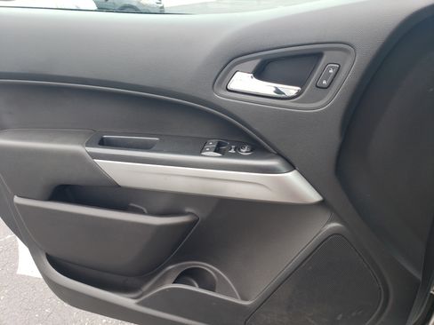 Used 2022 Chevrolet Colorado W/T image 15