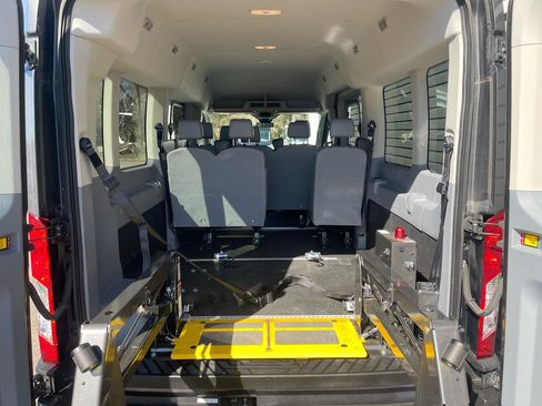 Used 2019 Ford Transit 350 XL image 6