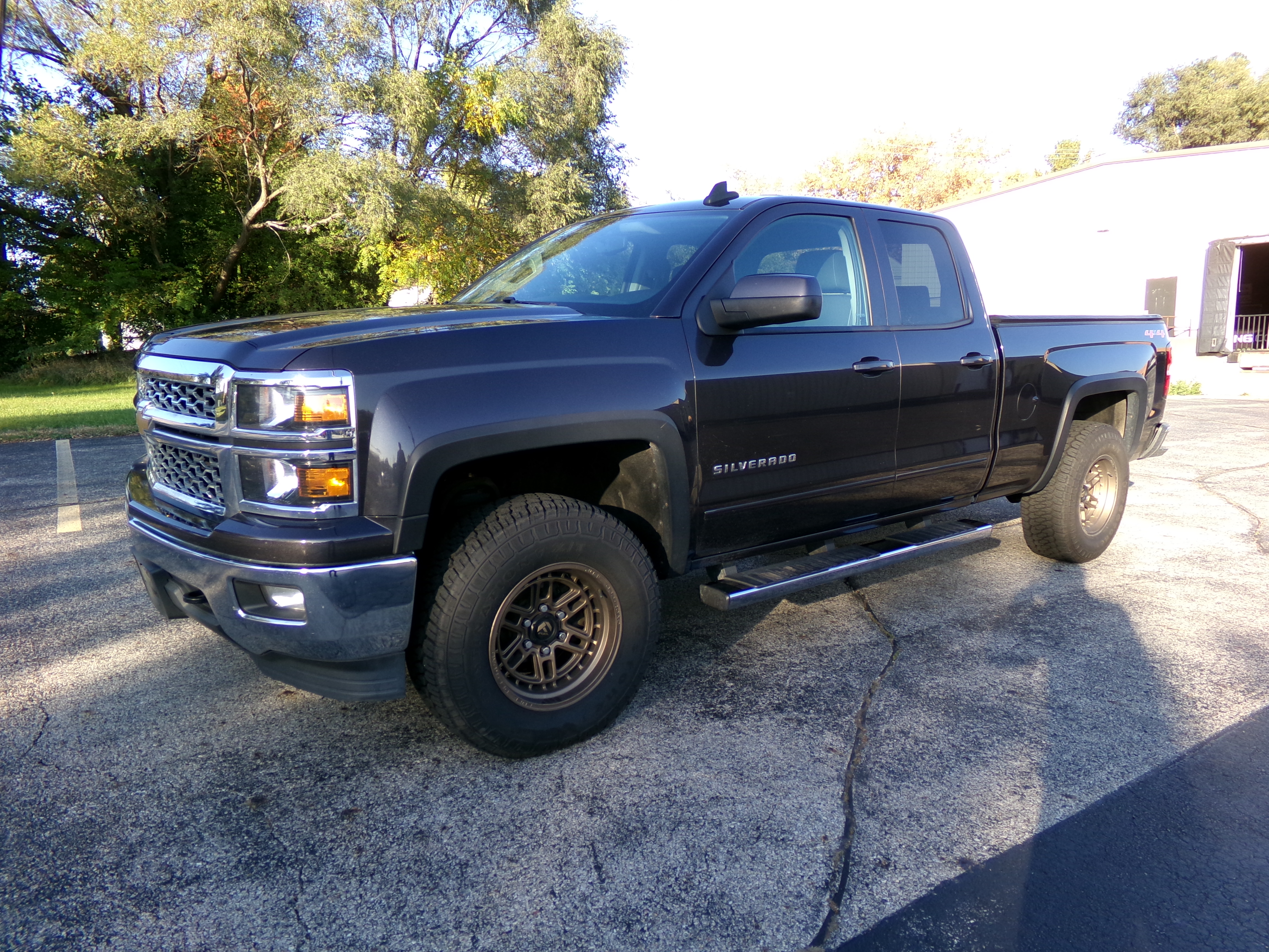 Used 2015 Chevrolet Silverado 1500 4x4 Double Cab LT image 1