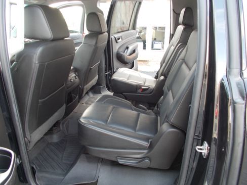 Used 2017 Chevrolet Suburban Premier image 17