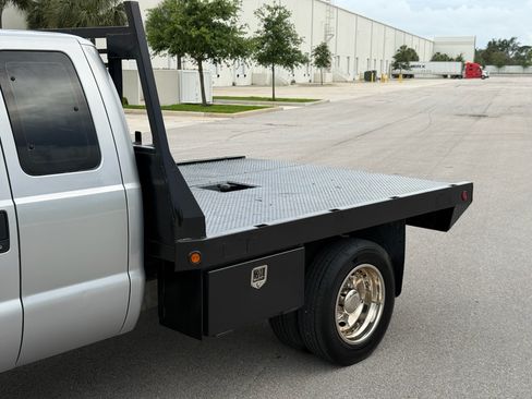 Used 2012 Ford F550 image 24