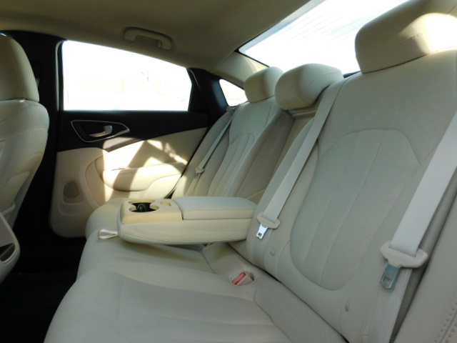 Used 2016 Chrysler 200 Limited FWD image 19