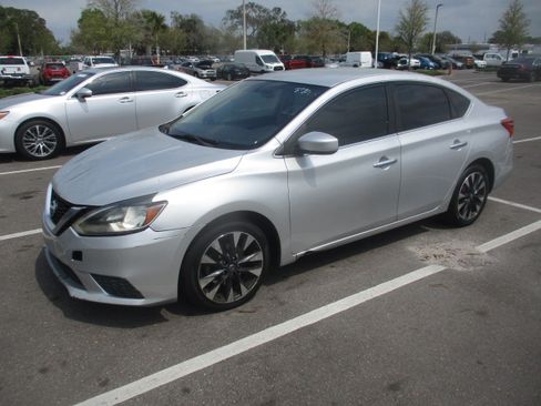 Used 2019 Nissan Sentra S image 6
