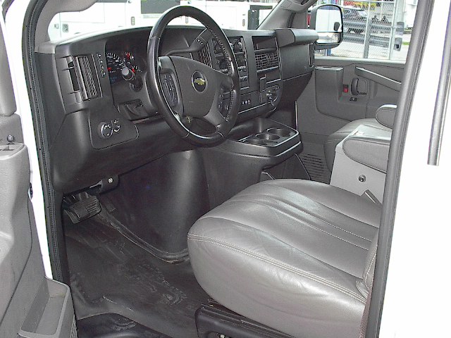 Used 2021 Chevrolet Express 3500 UNAVAIL RWD image 12