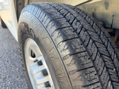 Used 2014 Chevrolet Express 2500 image 17