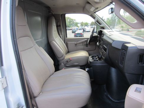 Used 2019 Chevrolet Express 2500 LT image 11