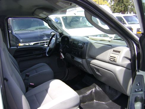 Used 2006 Ford F350 image 8