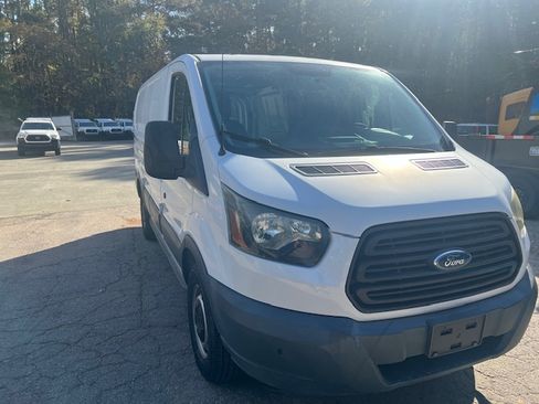 Used 2015 Ford Transit 150 image 9