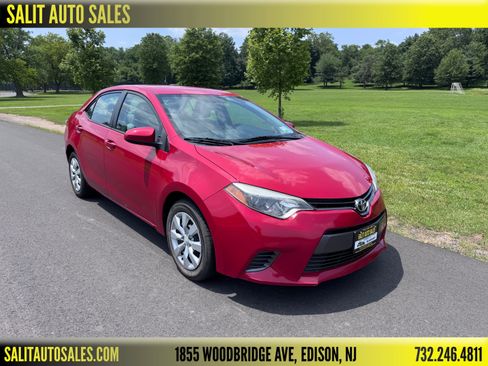Used 2015 Toyota Corolla LE image 1