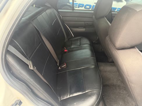 Used 2011 Ford Crown Victoria Police Interceptor RWD image 27