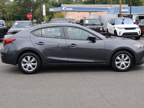 Used 2015 MAZDA MAZDA3 i SV image 9