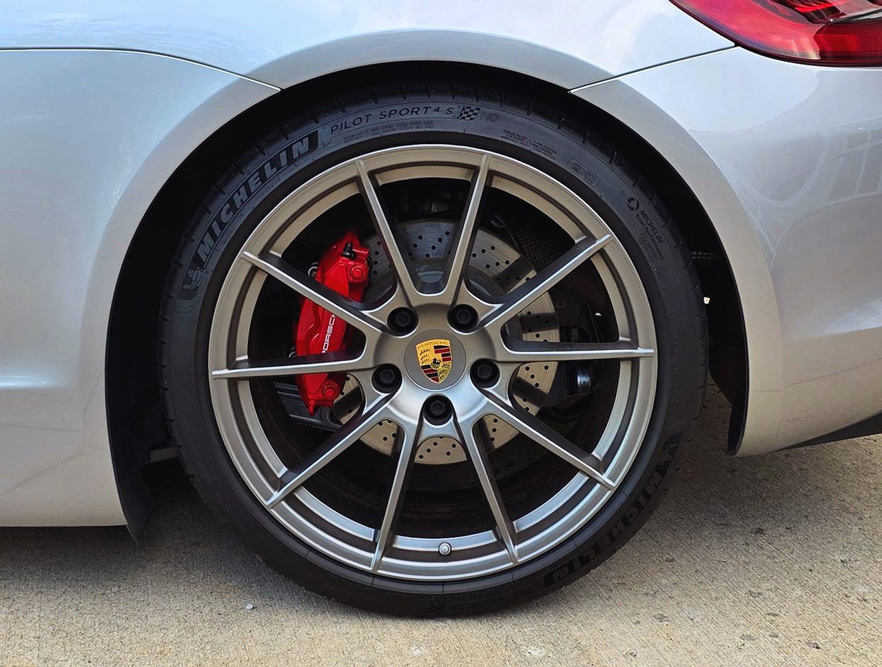 Used 2016 Porsche Boxster Spyder RWD image 41