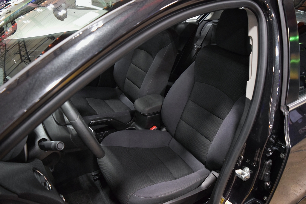 Used 2015 Chevrolet Cruze LT FWD image 19