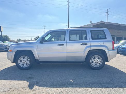 Used 2010 Jeep Patriot Sport image 3