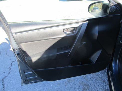 Used 2017 Toyota Corolla LE image 14