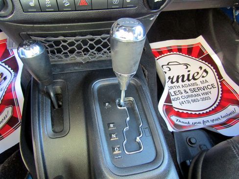 Used 2015 Jeep Wrangler Altitude image 24