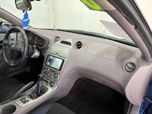 Used 2000 Toyota Celica GT FWD image 17