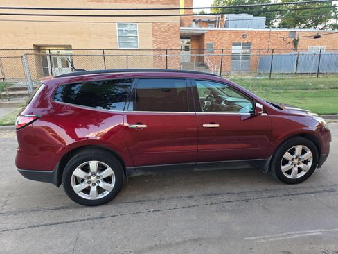 Used 2017 Chevrolet Traverse LT image 7