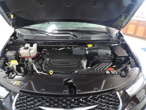 Used 2024 Chrysler Pacifica Touring-L AWD image 22
