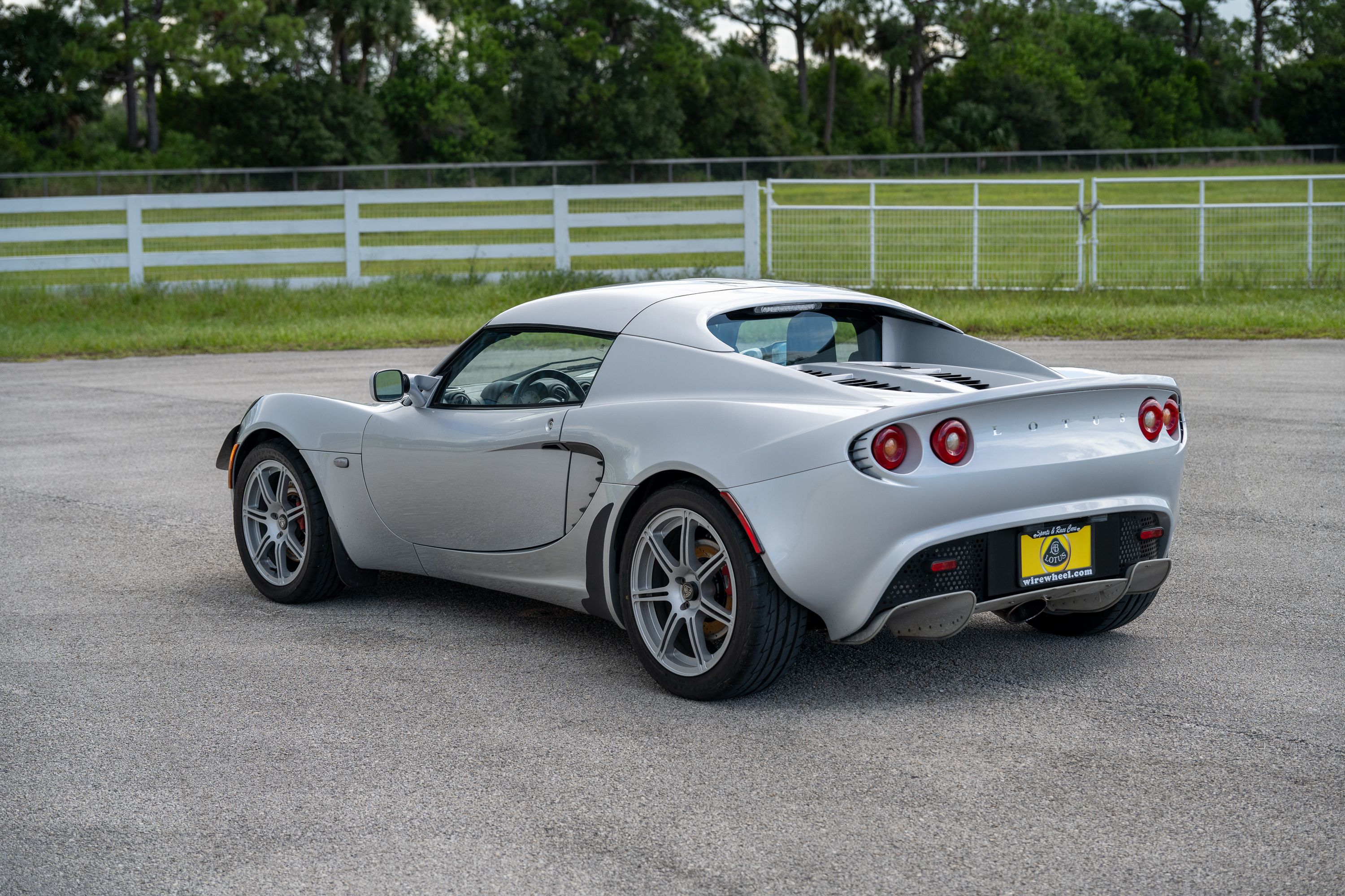 Used 2005 Lotus Elise w/ Touring Package RWD image 7