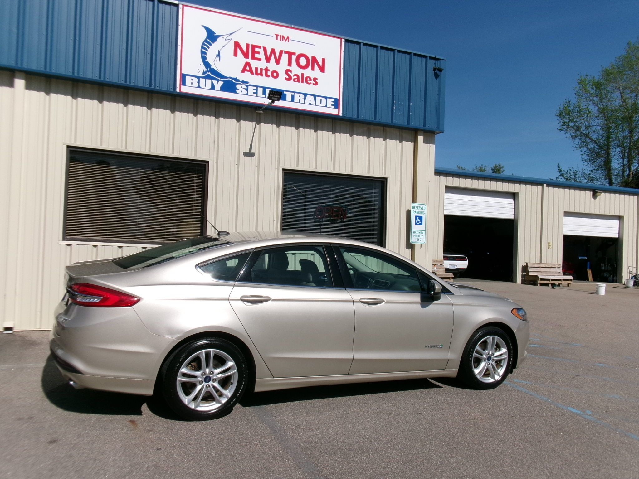 Used 2018 Ford Fusion S Hybrid FWD image 9
