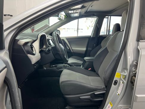 Used 2014 Toyota RAV4 XLE image 11