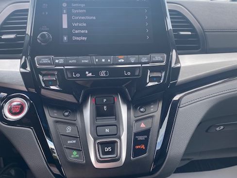 Used 2024 Honda Odyssey Touring image 9