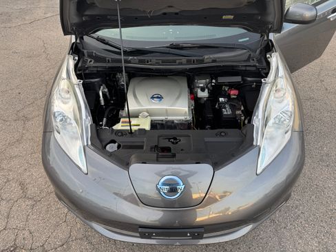 Used 2015 Nissan Leaf S image 25