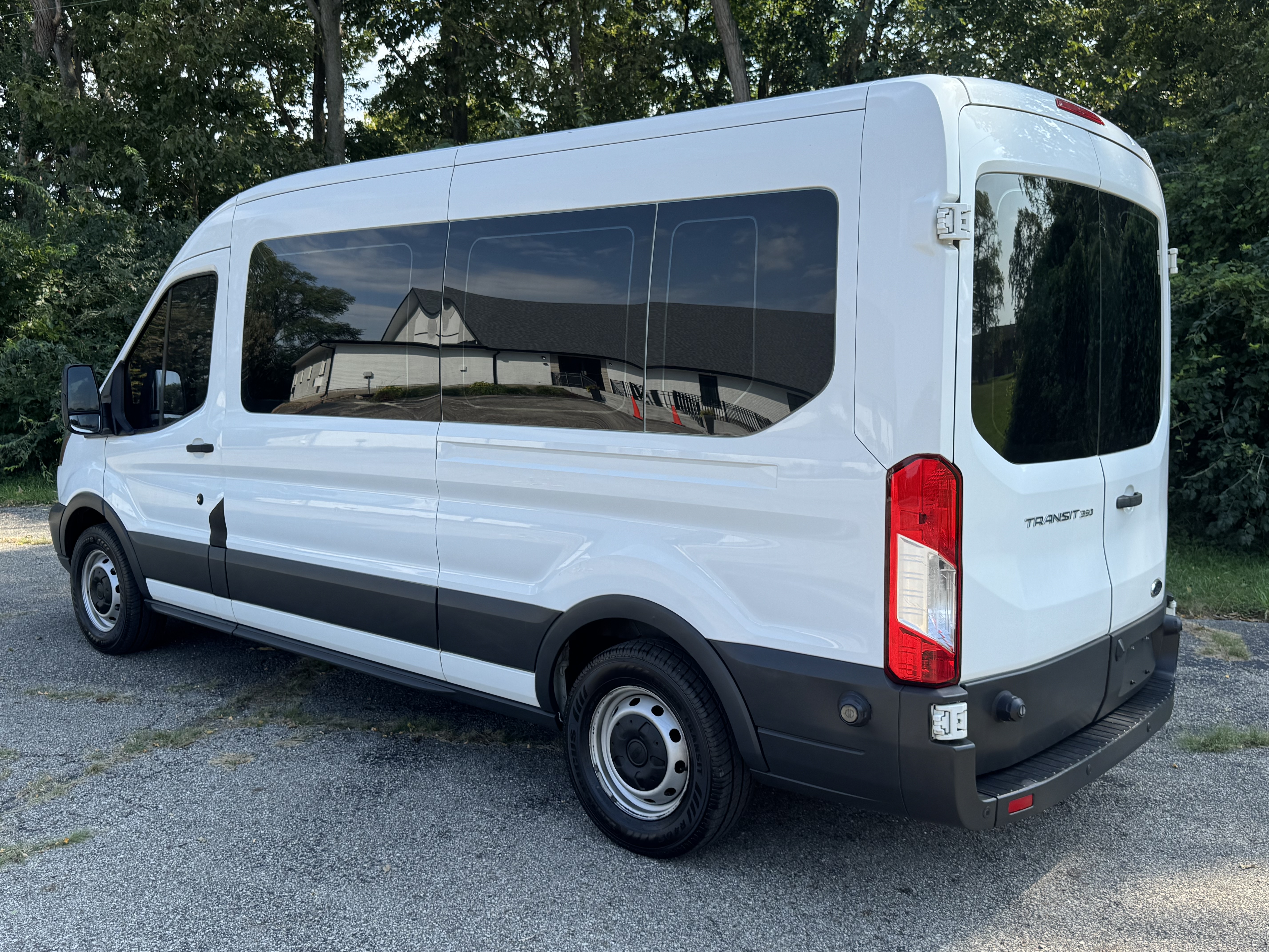 Used 2016 Ford Transit 350 148 Medium Roof Wagon RWD image 3