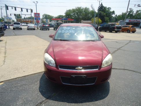 Used 2009 Chevrolet Impala LT w/ 1LT FWD image 2