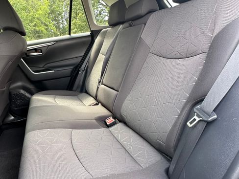 Used 2021 Toyota RAV4 XLE image 10