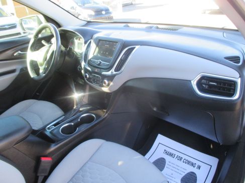 Used 2019 Chevrolet Equinox LT image 4