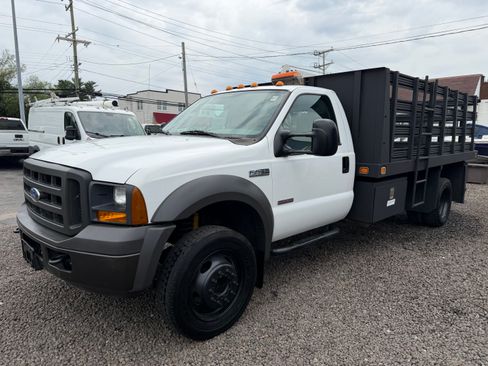Used 2005 Ford F550 RWD image 1