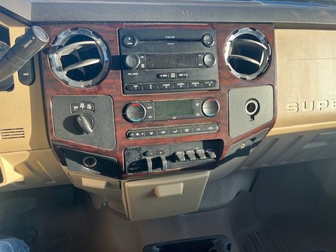 Used 2008 Ford F250 XLT image 5