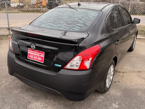 Used 2016 Nissan Versa image 4