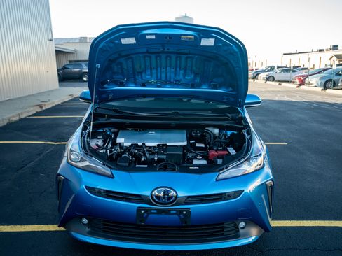 Used 2019 Toyota Prius image 10